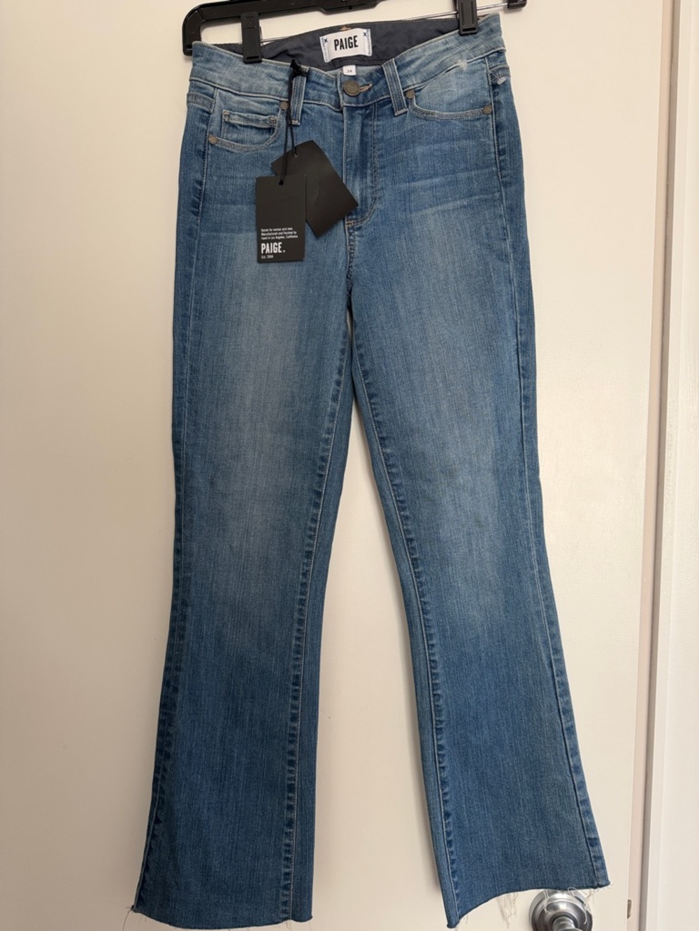 NWT PAIGE COLETTE CROP FLARE JEANS IN BLUE COSMO WITH RAW HEM 24